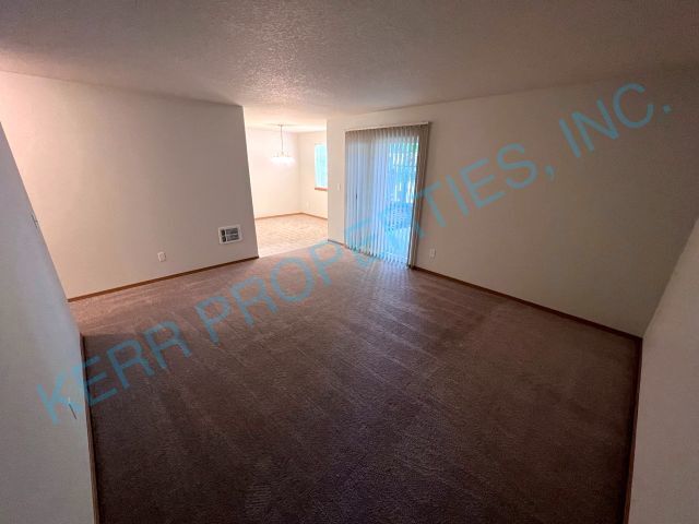 Foto del edificio - FREE RENT! Spacious & Modern 2-Bed, 2-Bath...