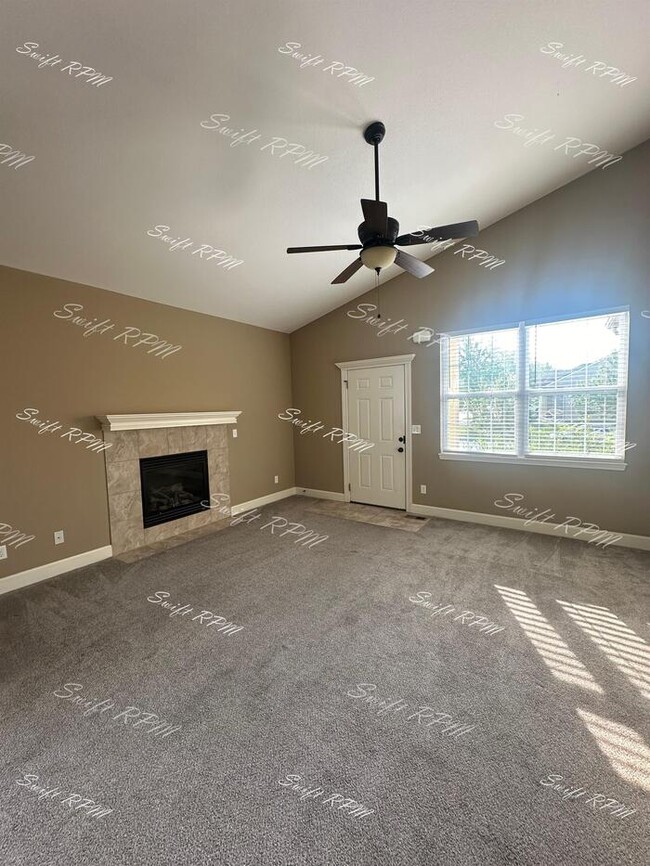 Building Photo - 9030 Meadow View Dr