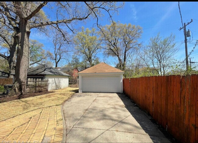 Foto del edificio - 16148 Northlawn St