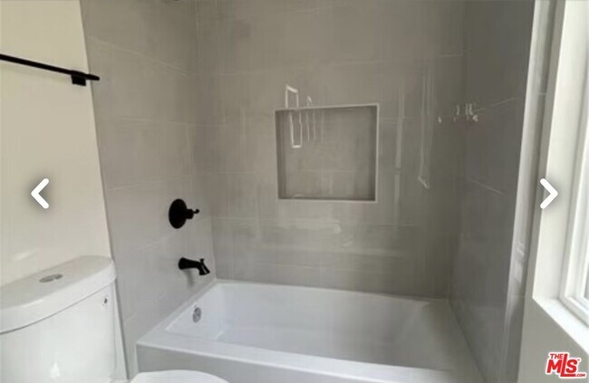 Foto del edificio - 330 E Ellis Ave