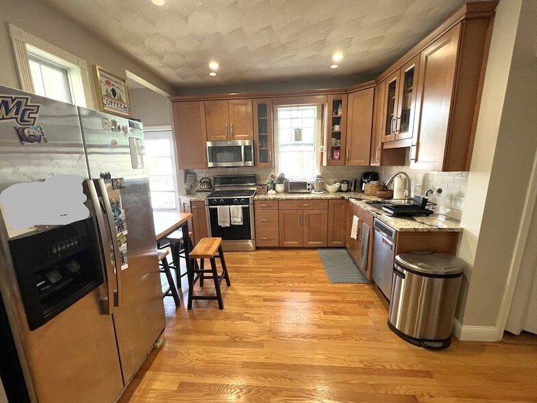 Primary Photo - 123 Forest St