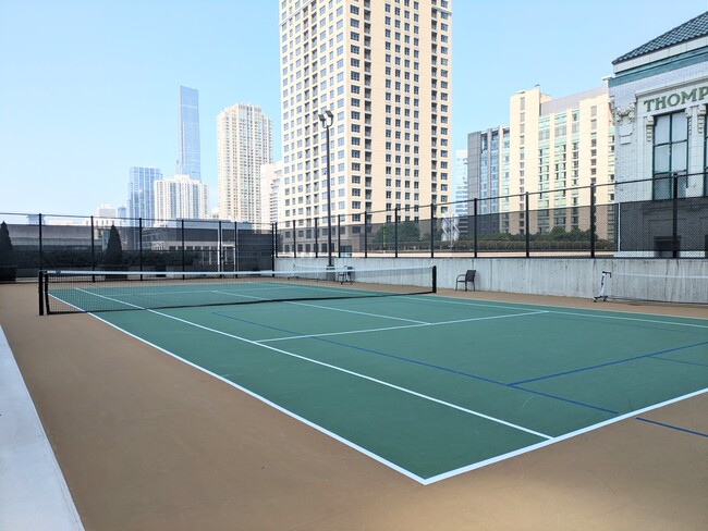 Photo - 345 N La Salle Dr Apartment