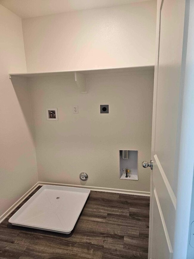 Foto del edificio - 8532 Woodrose St