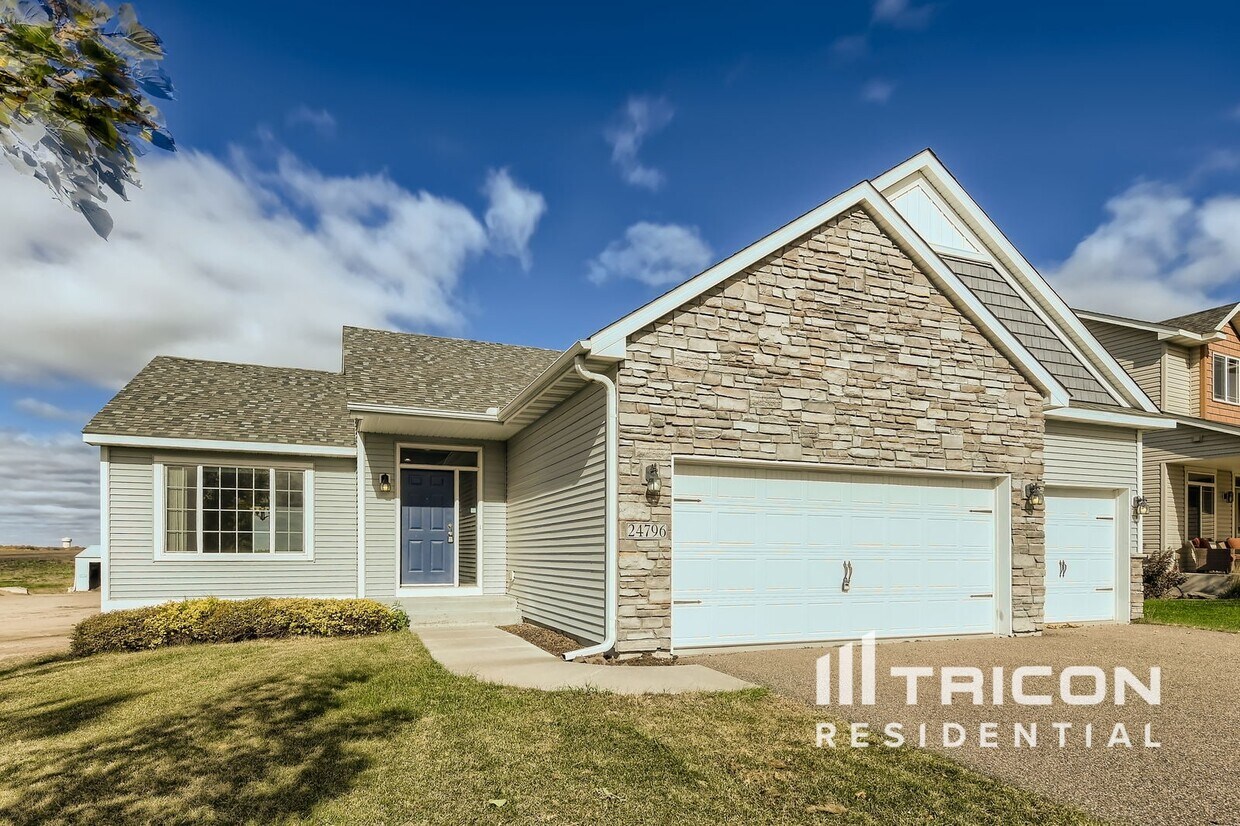 Foto principal - 24796 Superior Dr