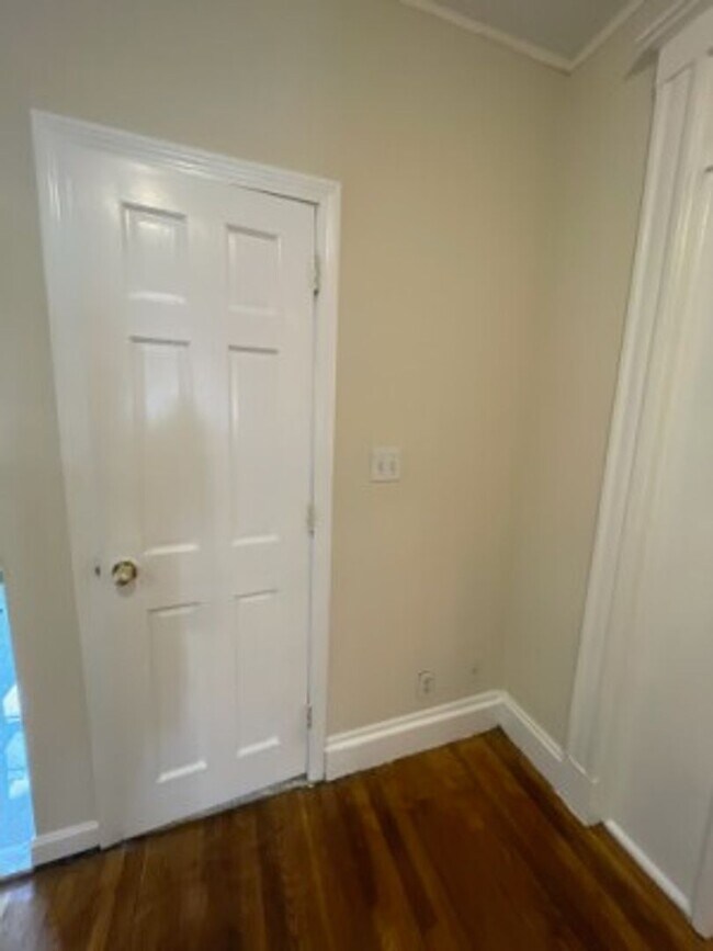 Building Photo - Allston 1 Bed 1 Bath - NO BROKER  FEE 9/1