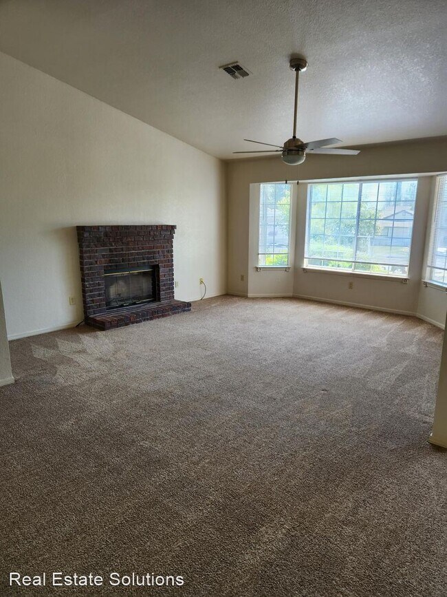 Building Photo - 3 br, 2 bath House - 2710 Howard Dr
