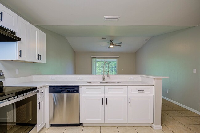 Open concept Kitchen - 704 Ichabod Ave S