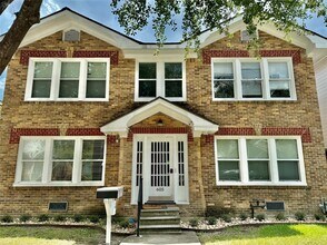 Building Photo - 605 W Saulnier St