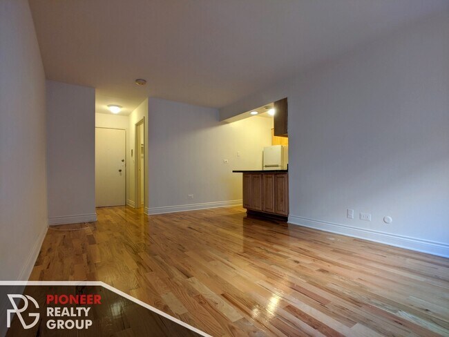 Foto del edificio - 531 W Aldine Ave
