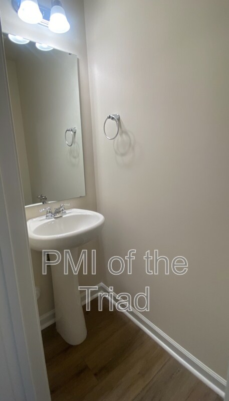 Foto del edificio - 4003 Beckton Trl