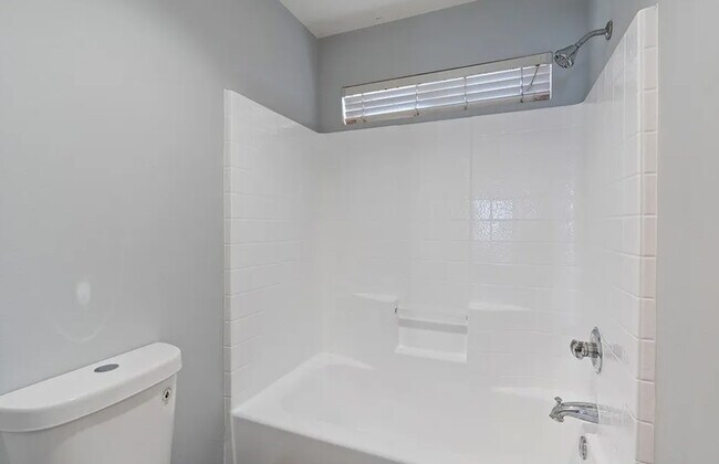 Foto del edificio - 6825 Tahoe Way