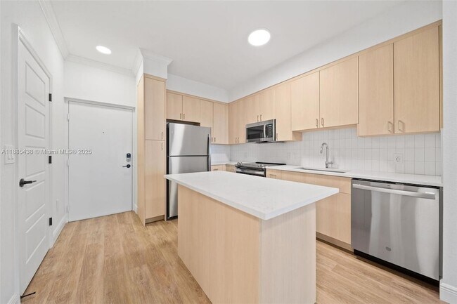 Foto del edificio - 10170 SW 7th St