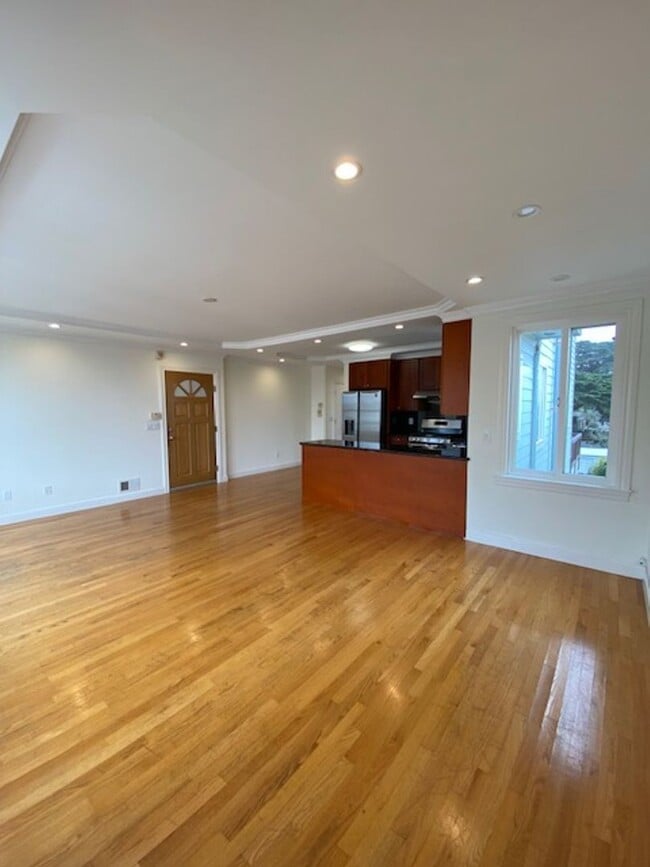 Building Photo - 4127-4129 Kirkham