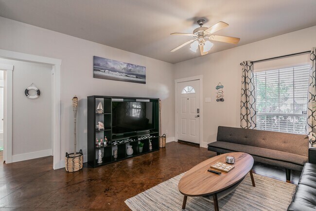 Foto del edificio - 2803 Frazier Ave