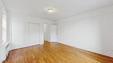Building Photo - 282 E 35th St