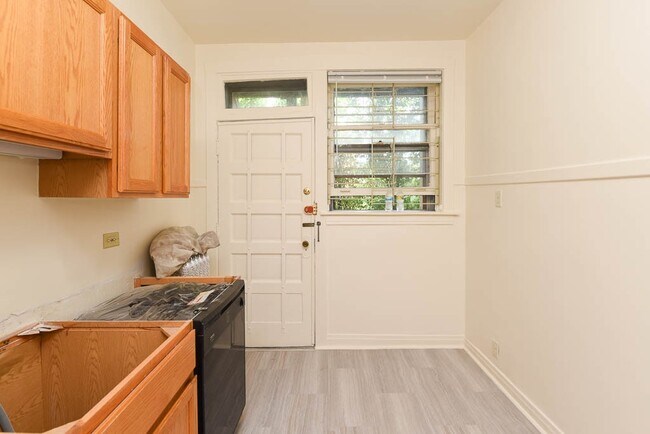Foto del edificio - 3508 N Wolcott Ave