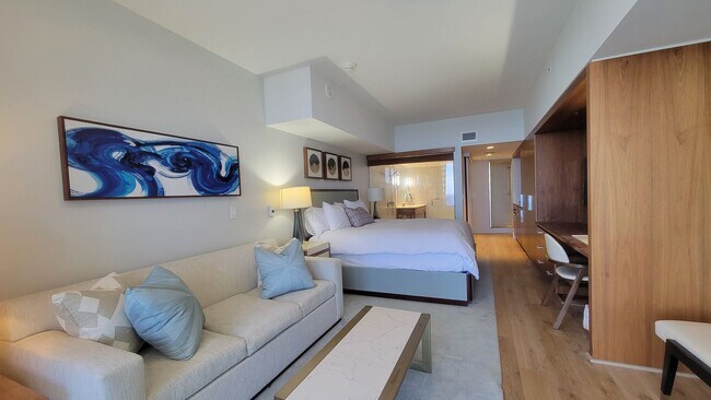 Foto del edificio - Highly Desirable STUDIO/1-Bath unit Long-T...