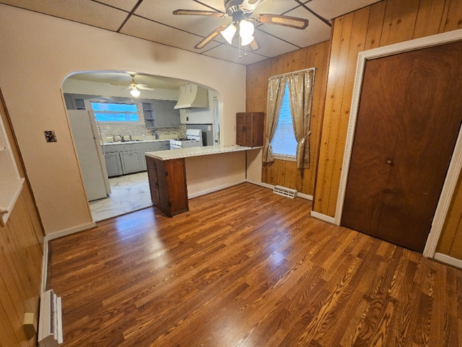 Foto del edificio - 1046 W 1st St