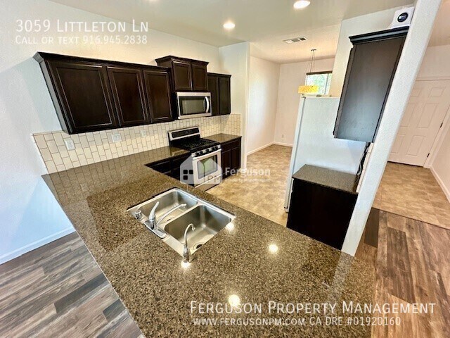 Building Photo - 3059 Littleton Ln
