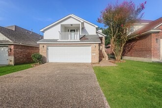 Building Photo - 112 Golfview Ct