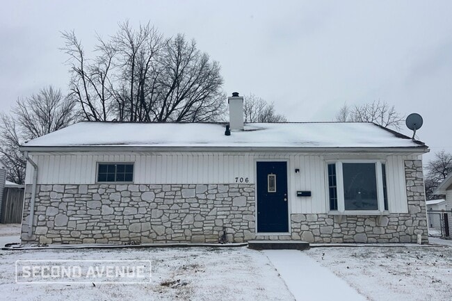 Building Photo - 706 W Berkeley Ave