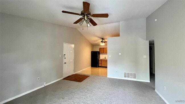 Building Photo - 717 Ridgeside Dr