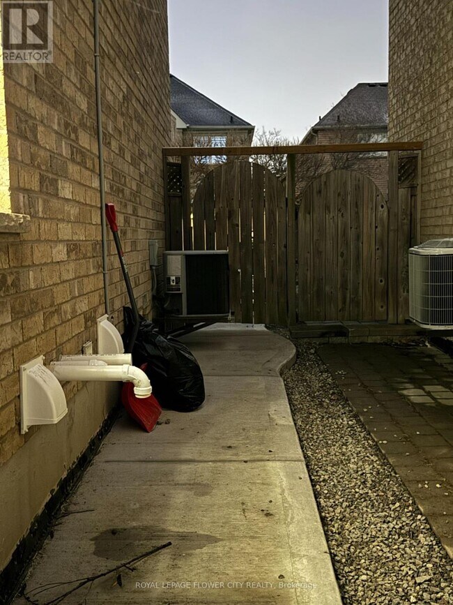 Building Photo - 3310 Southwick St