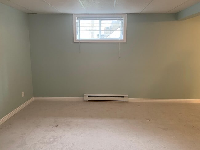 Building Photo - 6 Sarasota Ct