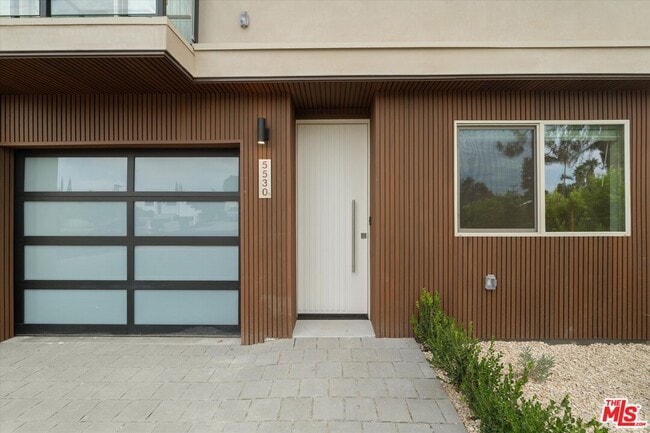Foto del edificio - 5530 1/2 Sunnyslope Ave
