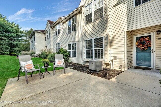 Building Photo - 403 Deuce Dr