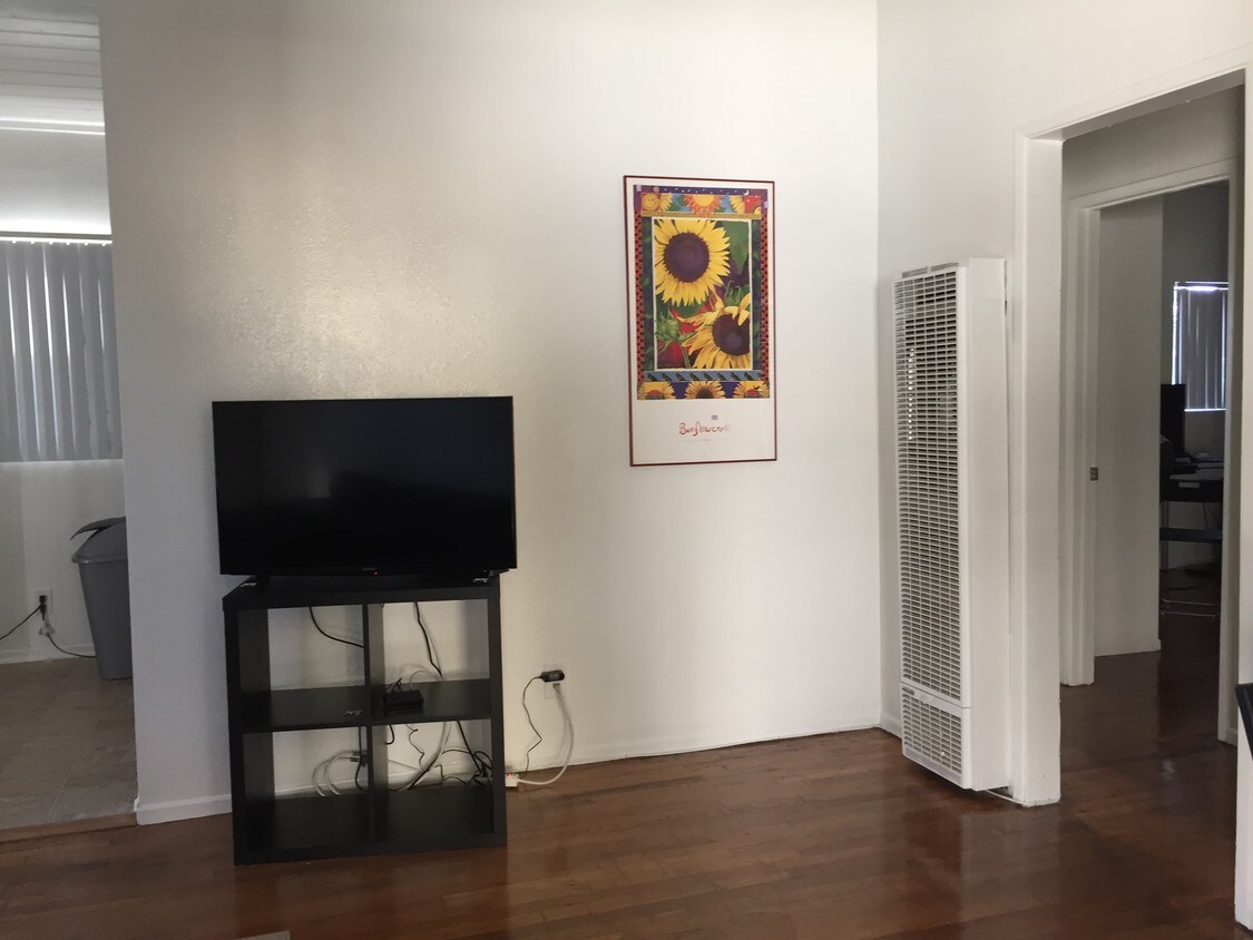 Foto principal - 5415 San Vicente Blvd