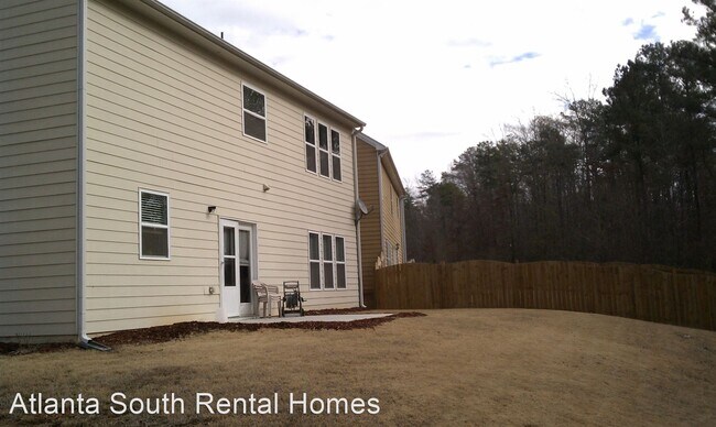 Building Photo - 2265 Village Green Dr
