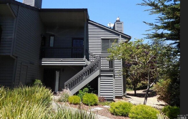 Building Photo - 130 Cypress Pl