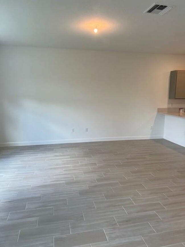 Foto del edificio - 4393 Hammock Grove Dr