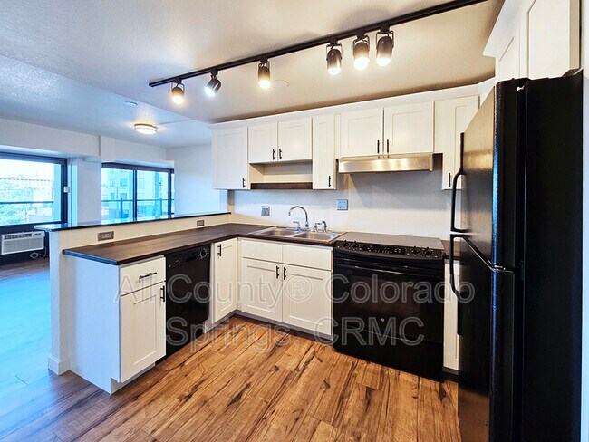 Foto del edificio - 417 E Kiowa St