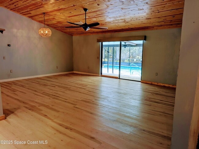 Building Photo - 1235 Pine Island Rd