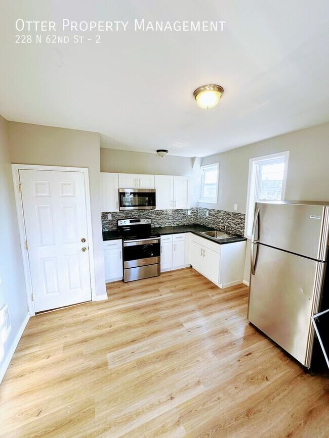 Foto del edificio - 228 N 62nd St