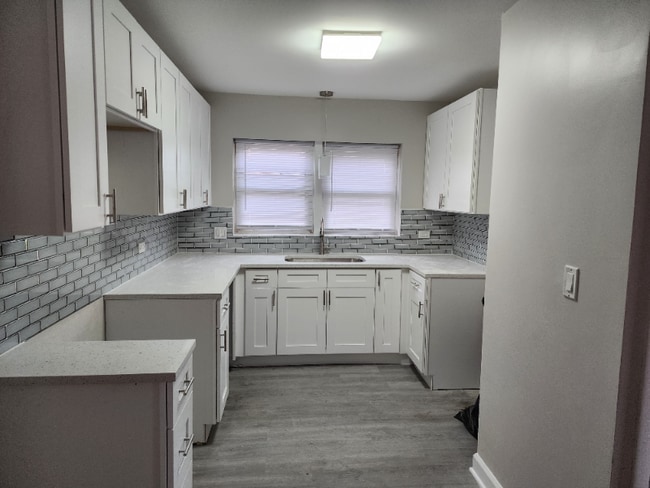 Building Photo - 11361 S May St