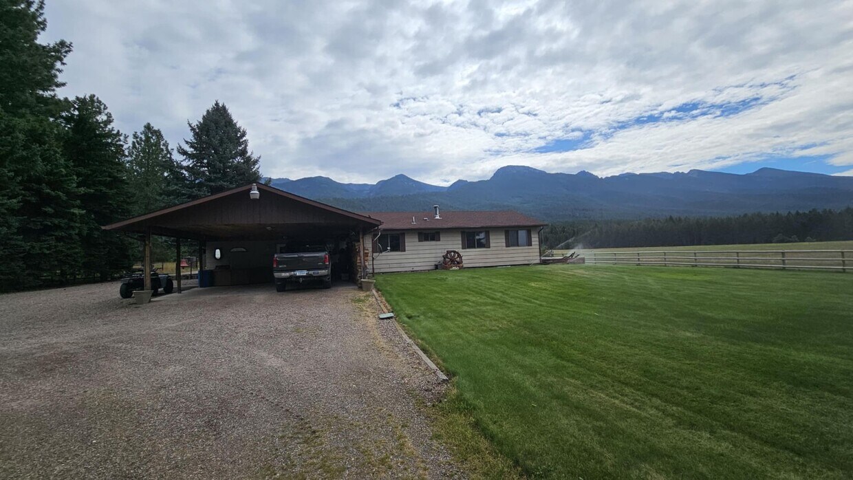 Primary Photo - Fully Furnished house on 40 Acres Horse Pr...