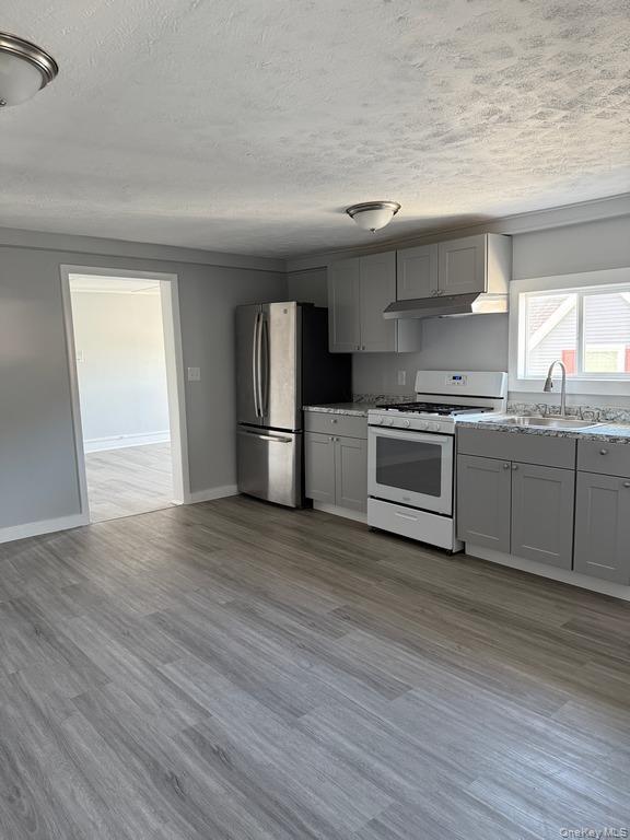 Building Photo - 14 Glass St