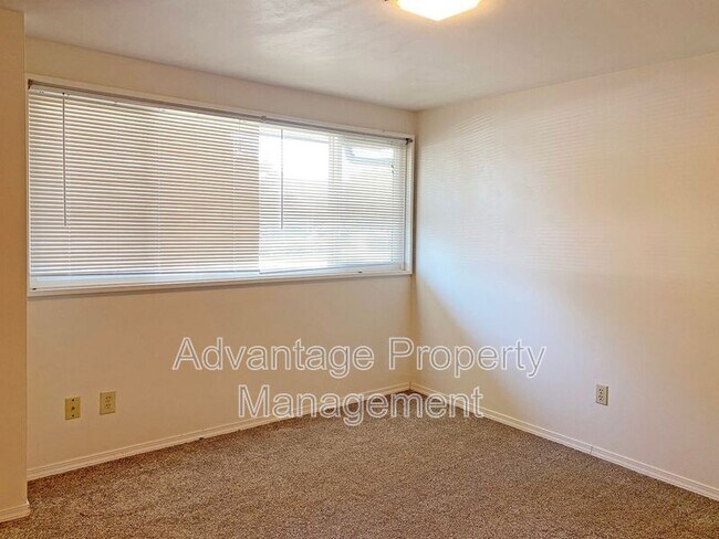 Foto del edificio - 2656 NW Tyler Ave