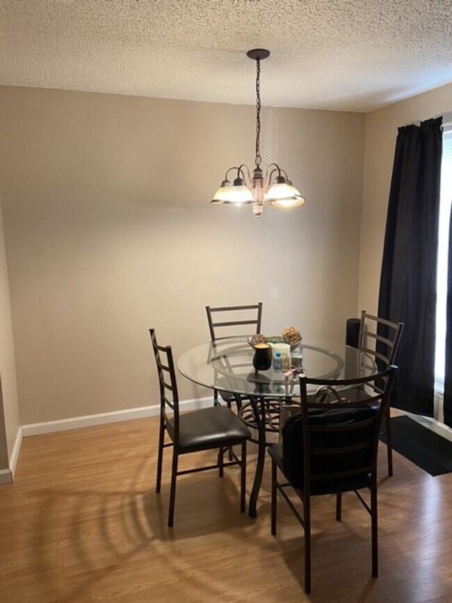 Foto del edificio - 3030 Congress Blvd