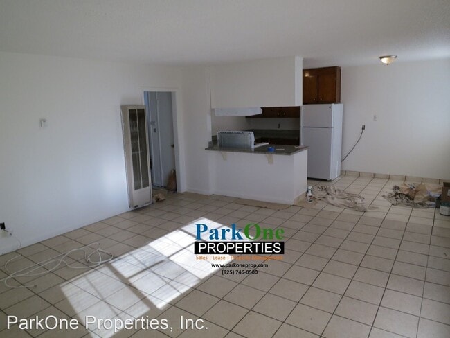 Building Photo - 1495 Bassett Dr