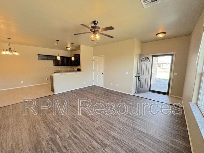 Building Photo - 127 Bison Ct Way