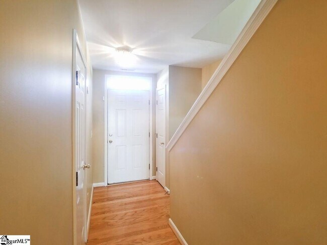 Building Photo - 18 Evanshire Ct