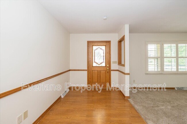 Foto del edificio - 647 Alwyne Rd