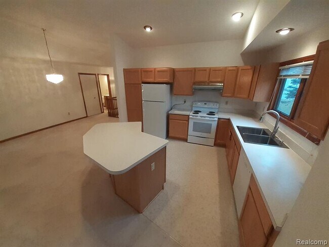 Building Photo - 9285 Monica Dr
