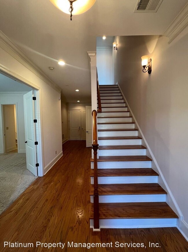 Building Photo - 3 br, 3.5 bath House - 6021 City Walk Ln