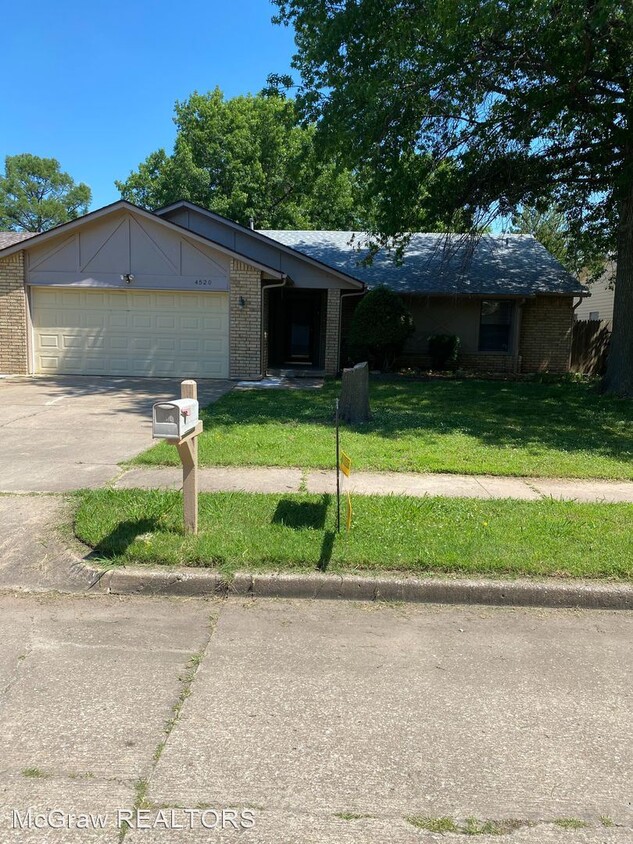 Primary Photo - 3 br, 2 bath House - 4520 W. Tacoma Street