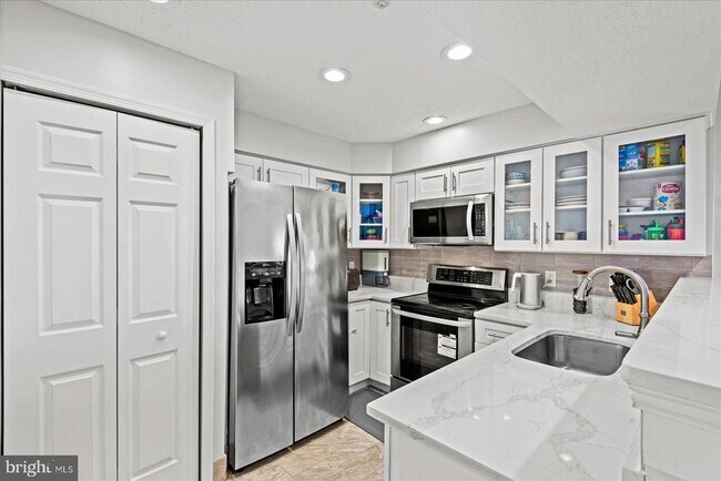 Building Photo - 6000F Mersey Oaks Way